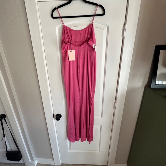 Fame and partners Pink satin maxi - Picture 2 of 2